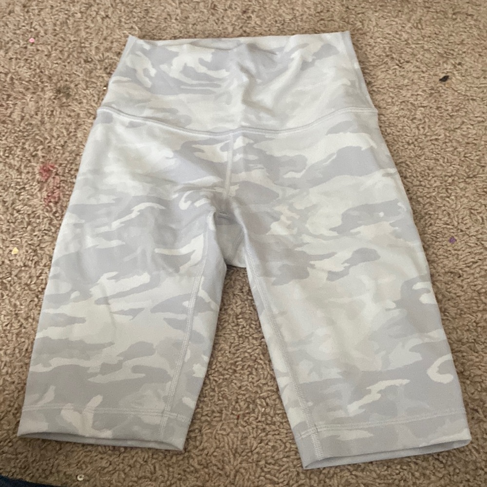 White/grey lulu camo biker shorts